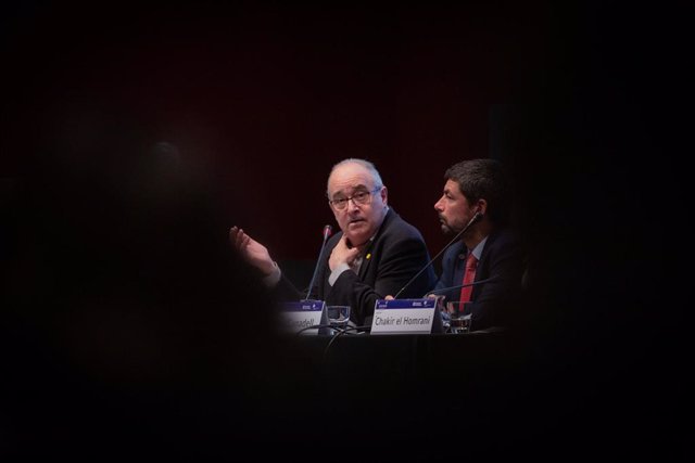(I-D) El conseller de Educación de la Generalitat, Josep Bargalló; y el presidente de la Cámara de Comercio de Barcelona, Joan Canadell