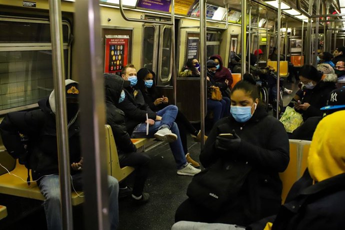 El metro de Nueva York durante la pandemia del coronavirus. 