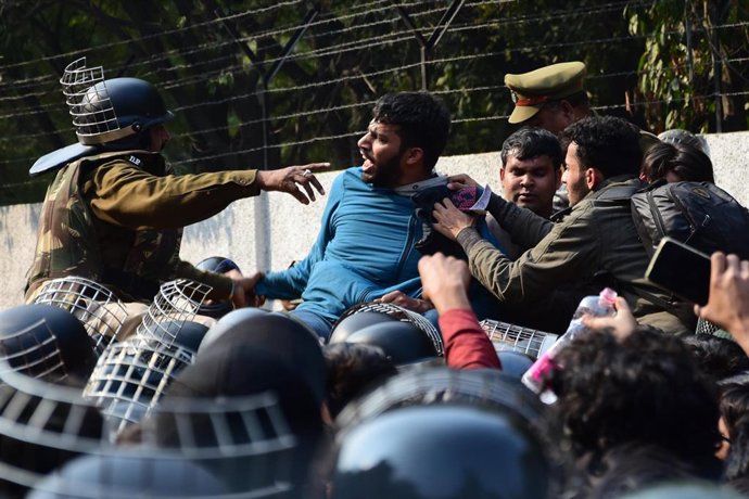 HRW ha alertado del uso indiscriminado de las leyes antiterroristas por parte de las autoridades de India para detener a activistas, periodistas, y otras voces críticas con el Gobierno de Narendra Modi.