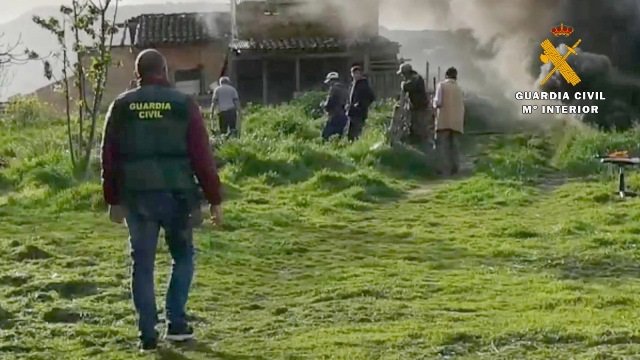 SIETE DENUNCIADOS EN LA RIOJA MIENTRAS HACÍAN UNA BARBACOA AL AIRE  LIBRE