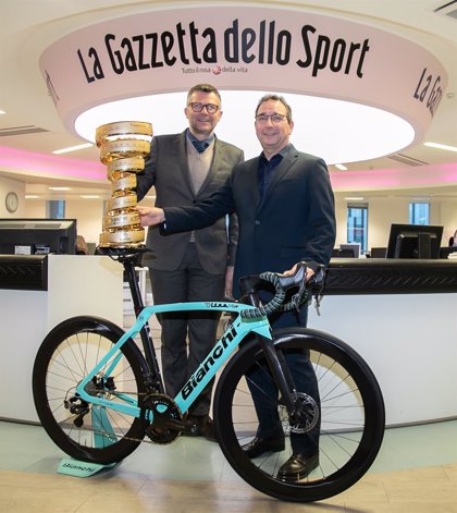 acquaintance switch Alexander Graham Bell Bianchi, bicicleta oficial del Giro de Italia hasta 2022