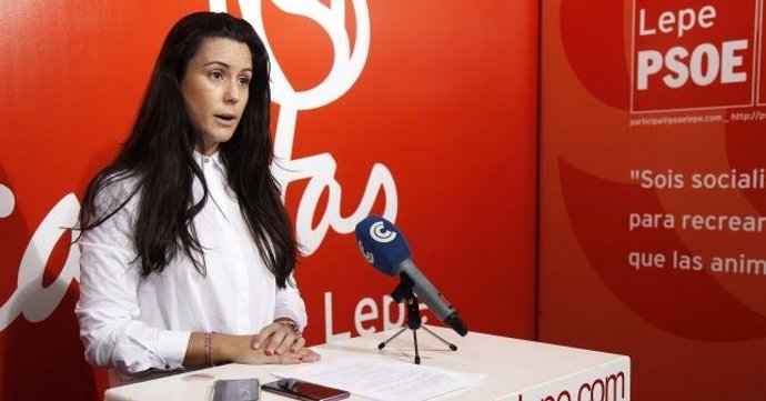 Bella Canales, portavoz del PSOE en el Ayuntamiento de Lepe.