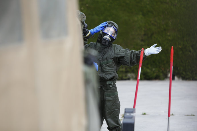 Un equipo de descontaminación de la compañía NBQ (Nuclear,  Biológico y Químico) del Batallón del Cuartel General de La Legión.  Acude a Granada para realizar tareas de desinfección en la residencia Regina Mundi. Granada a 15 de abril del 2020