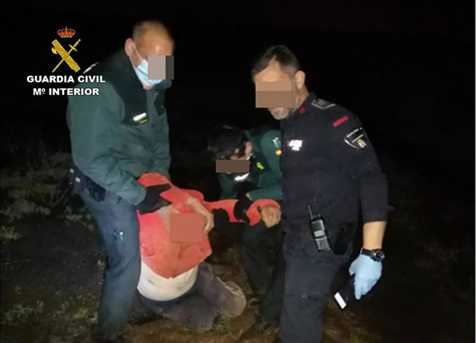 La Guardia Civil rescata a un anciano atrapado en su vehículo durante dos días en Cartagena