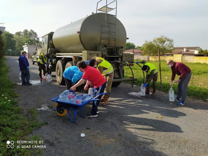 Militares de la BRI vuelven a las parcelaciones para garantizar el acceso al agua, en una imagen de archivo.