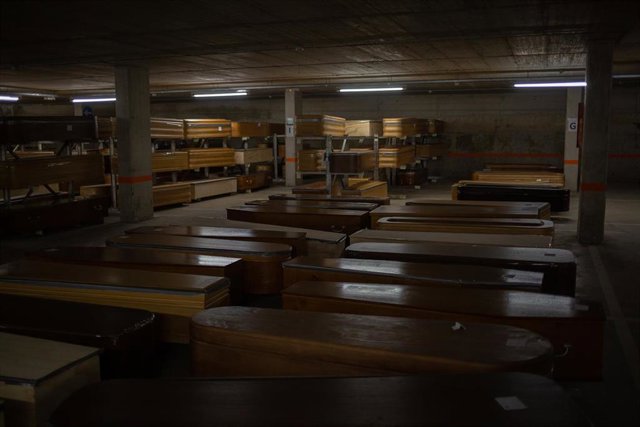 Tanatorio de campaña de Collserola situado en las dos plantas de parking del Tanatorio de Collserola. En Collserola/Barcelona/Catalunya (España) a 8 de abril de 2020.