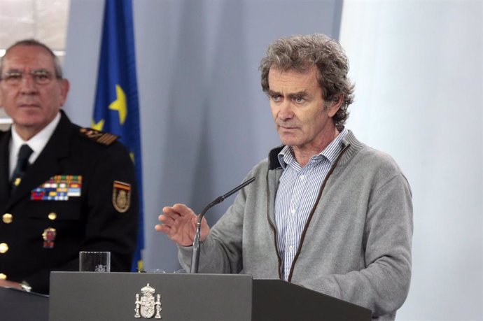 El director del Centro de Coordinación de Alertas y Emergencias Sanitarias del Ministerio, Fernando Simón, interviene en la rueda de prensa convocada 