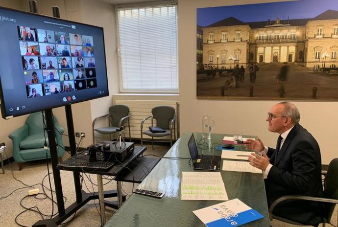 Ramiro González recomienda a los ayuntamientos prudencia en el gasto.