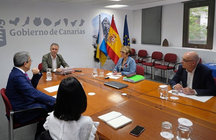 El presidente canario, Ángel Víctor Torres, lidera la reunión de la Comisión de Gestión Económica