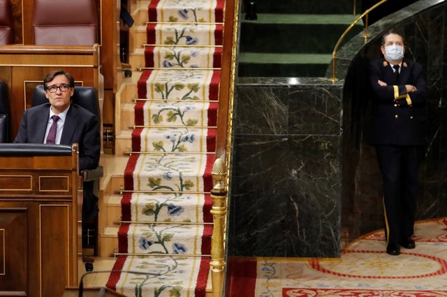 El ministro de Sanidad, Salvador Illa durante la primera sesión de control al Ejecutivo celebrada en el Congreso desde que se declaró el estado de alarma.