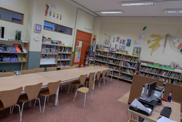 Una de las aulas completamente vacía perteneciente a un colegio de la Comunidad de Madrid.