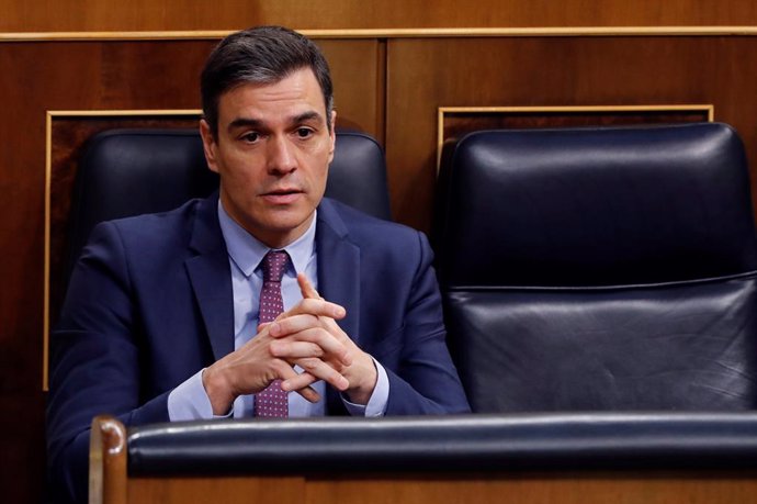 El presidente del Gobierno, Pedro Sánchez durante la primera sesión de control al Gobierno desde que se declaró el estado de alarma el pasado 14 de marzo,  