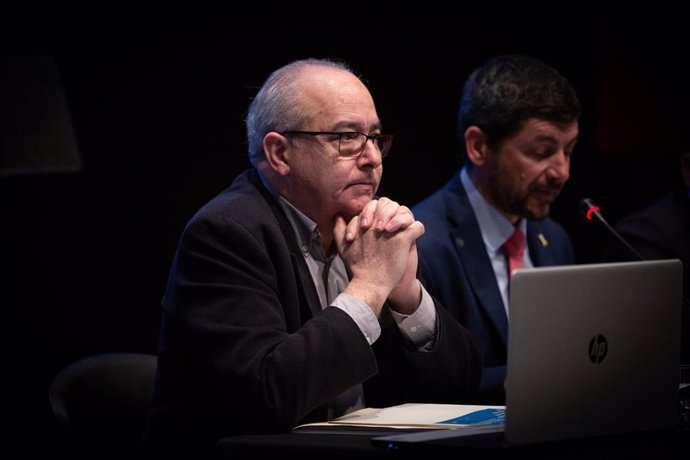 (I-D) El conseller de Educación de la Generalitat, Josep Bargalló; y el presidente de la Cámara de Comercio de Barcelona, Joan Canadell