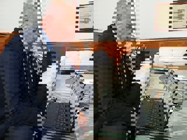 El consejero andaluz, Javier Imbroda, participa por la reunión de la Comisión Sectorial de Educación por videoconferencia