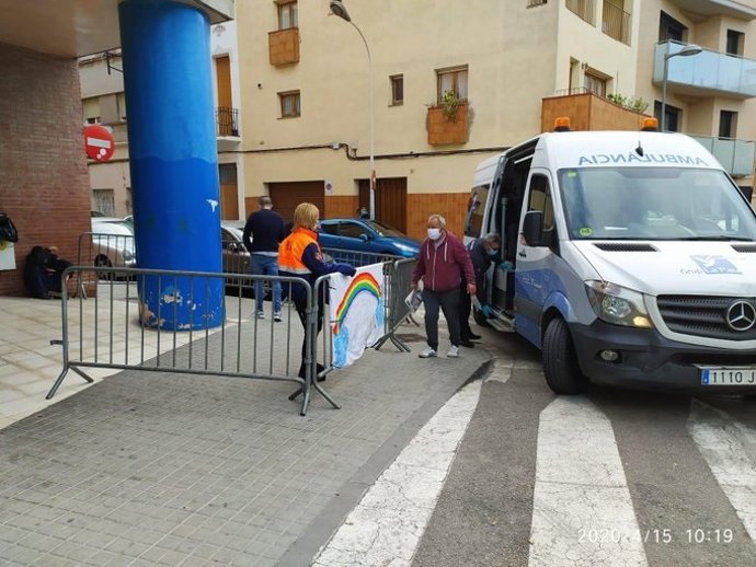 El Ayuntamiento de Barcelona y la cooperativa Grup La Pau trasladan a personas vulnerables a albergues