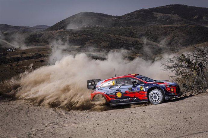 Dani Sordo conduce su Hyundai durante la prueba de México del WRC