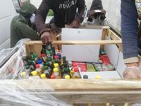 Taxistas recogen alimentos a domicilio para llevarlos a 13 asentamientos chabolistas de Huelva