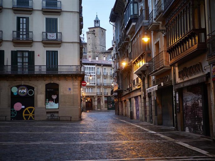 Calles de Pamplona totalmente vacías durante la tercera semana de cuarentena y confinamiento total decretado en España como consecuencia del coronavirus, en Pamplona, Navarra, (España), a 2 de abril de 2020.