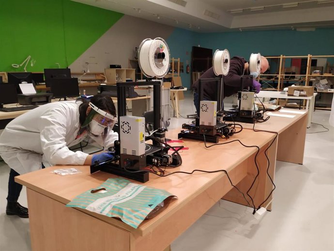 Zaragoza.-El servicio de Mercados y Zaragoza Activa reparten más de 1.500 mascarillas entre los detallistas de la ciudad