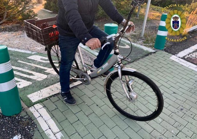 Imagen del hombre que trató de llegar a Huelva en bicleta desde Aljaraque en pleno estado de alarma