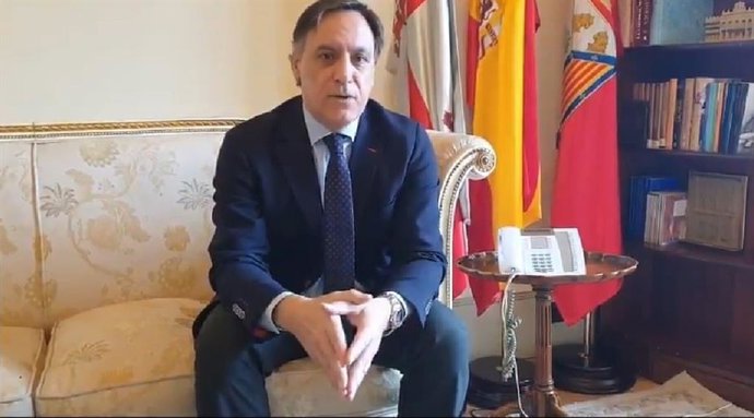 Fragmento del vídeo del alcalde de Salamanca difundido por el Ayuntamiento en redes sociales.