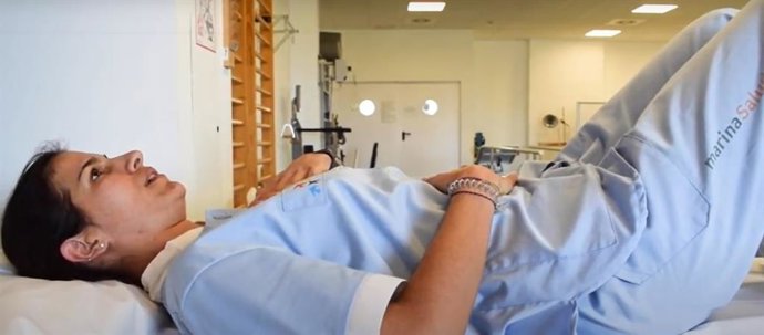 Uno de los ejercicios de la Fisioterapia Respitratoria.