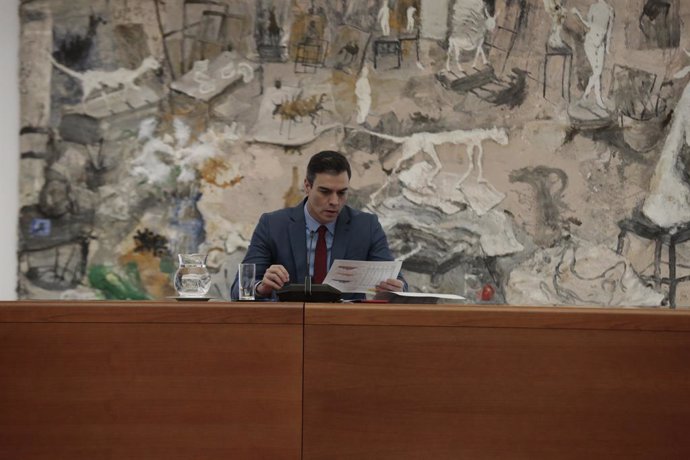 El presidente del Gobierno, Pedro Sánchez, preside la reunión del Comité Técnico de Gestión del COVID-19 en los inicios del segundo mes de confinamiento por la crisis sanitaria en el país, en Madrid (España), a 16 de abril de 2020.