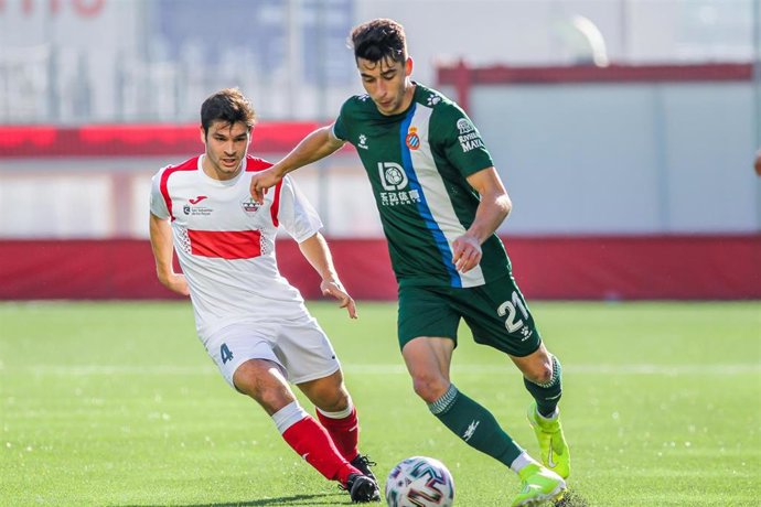 Marc Roca jugando con el Espanyol