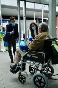 Casado pide a Sánchez que, antes de hablar de pactos, ponga de acuerdo a ministros como Iglesias y Escrivá