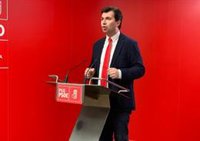 G. Caballero aboga por que expertos decidan la salida de niños en vez de "conversaciones de café" de Feijóo