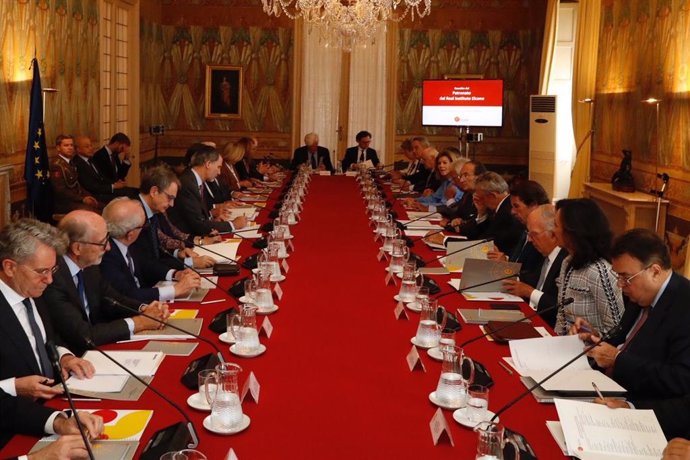 Reunión del Patronato del Real Instituto Elcano de Estudios Internacionales y Estratégicos, la cual ha presidido el Rey Felipe VI.