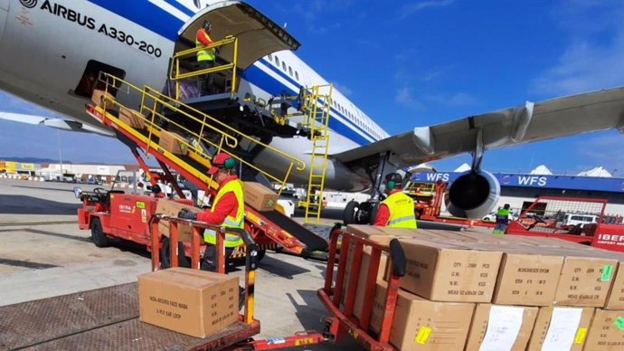 Vuelos de aeropuertos de Aena con material sanitario