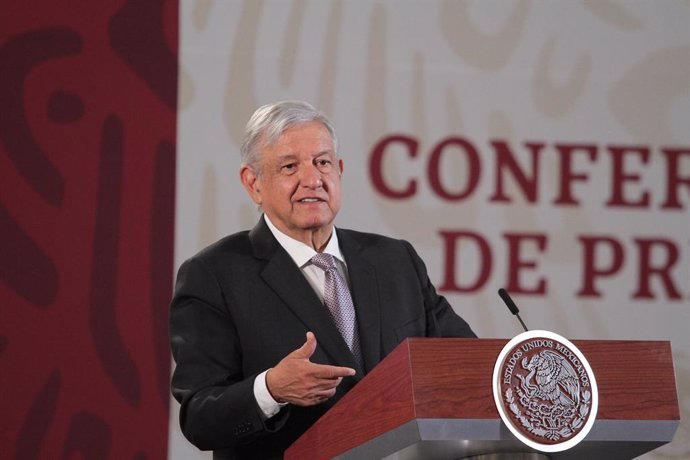 Coronavirus.- López Obrador anuncia que clases y actividad laboral en México se 