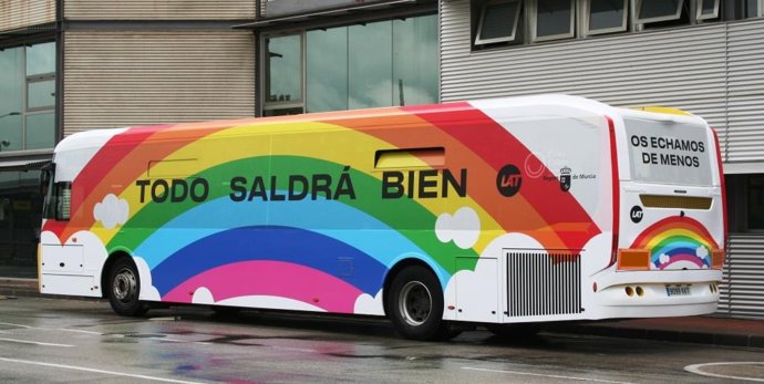 Imagen del autobús arco iris
