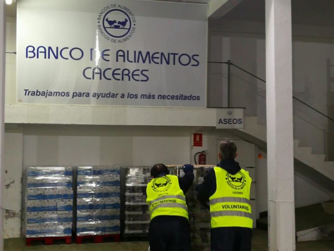 Mercadona entrega productos de primera necesidad a los Bancos de Alimentos de Cá
