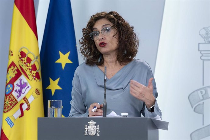 La ministra de Hacienda y portavoz del Ejecutivo, María Jesús Montero, durante la rueda de prensa posterior al Consejo de Ministros. En Madrid (España), a 14 de abril de 2020.