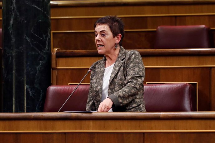 La portavoz de EH Bildu, Mertxe Aizpurua, durante su intervención en la primera sesión de control al Gobierno desde que se declaró el estado de alarma el pasado 14 de marzo,  a 15 de abril de 2020.