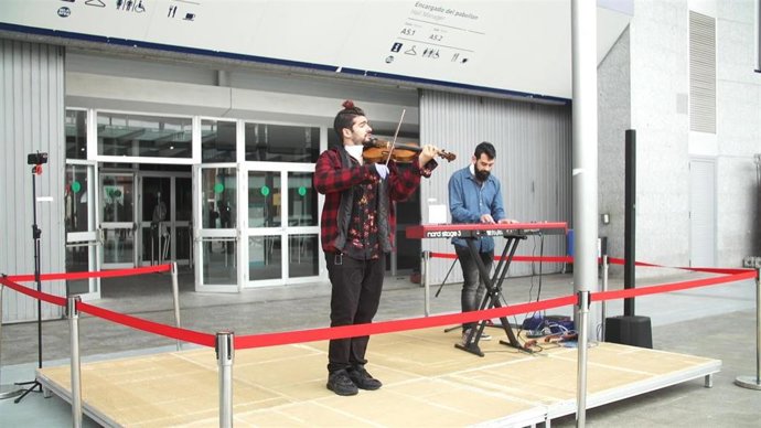 La Comunidad de Madrid lleva actuaciones musicales al hospital de Ifema