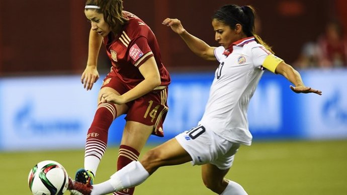 Vicky Losada durante una acción del partido entre España y Costa Rica del Mundial de Canadá de 2015