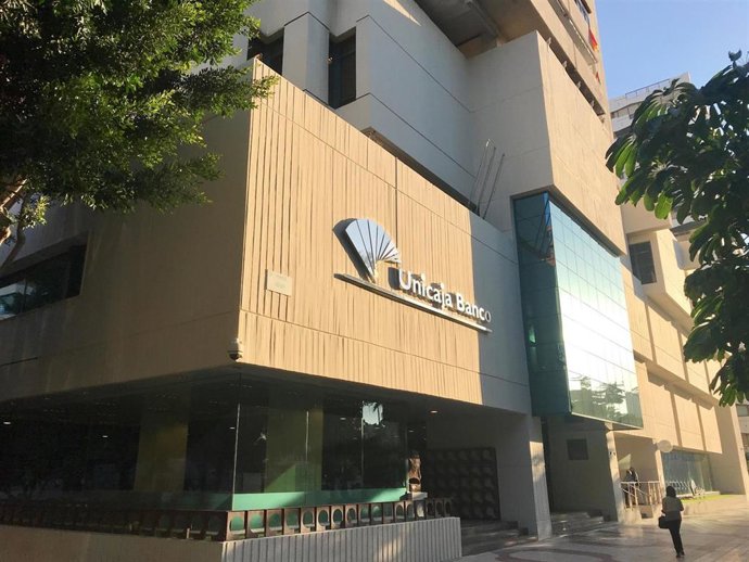 Sede de Unicaja Banco Economía grupo entidad bancaria financiera málaga