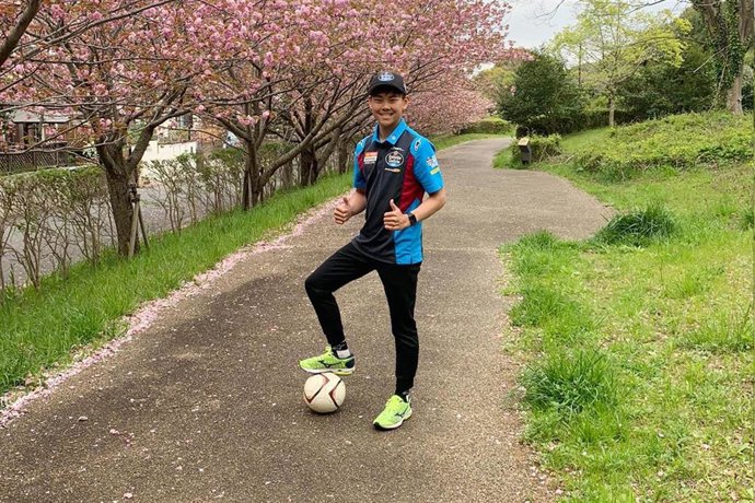 Ryusei Yanamaka posa desde su confinamiento en Japón