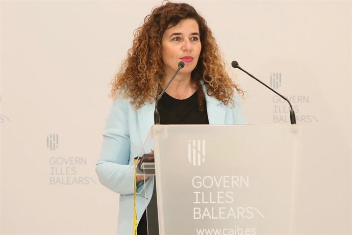 La portavoz del Govern, Pilar Costa, tras el Consell de Govern.