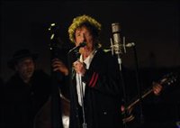 Bob Dylan menciona a los Rolling Stones, Indiana Jones y Ana Frank en otra nueva canción: 'I contain multitudes'