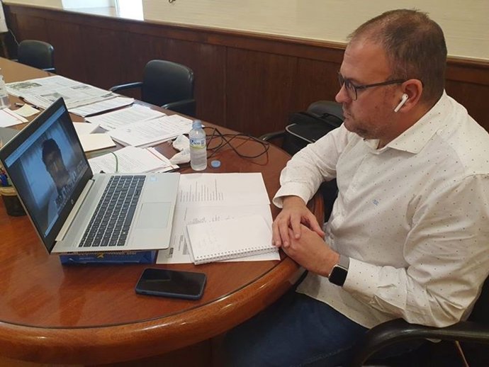 El alcalde de Mérida, Antonio Rodríguez Osuna, se reúne por videoconferencia con el sector turístico
