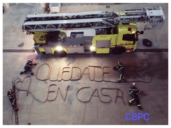 Bomberos de Consorcio gaditano envían un mensaje a la población para que se queden en casa