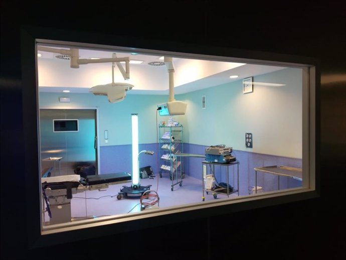 El Hospital de Fuenlabrada utiliza tecnología innovadora para la desinfección de sus instalaciones.