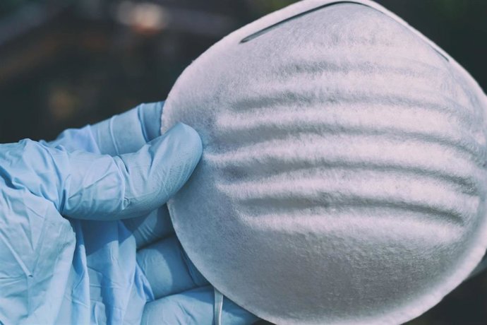 Guante y máscara de protección