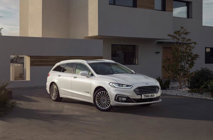 Imagen del Ford Mondeo híbrido.