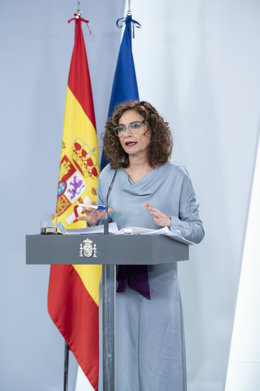 La ministra d'Hisenda i portaveu de l'Executiu, María Jesús Montero, en roda de premsa en el Palau de la Moncloa 