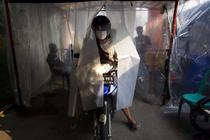 Coronavirus.- Indonesia pone en marcha un plan para repatriar a extranjeros dura